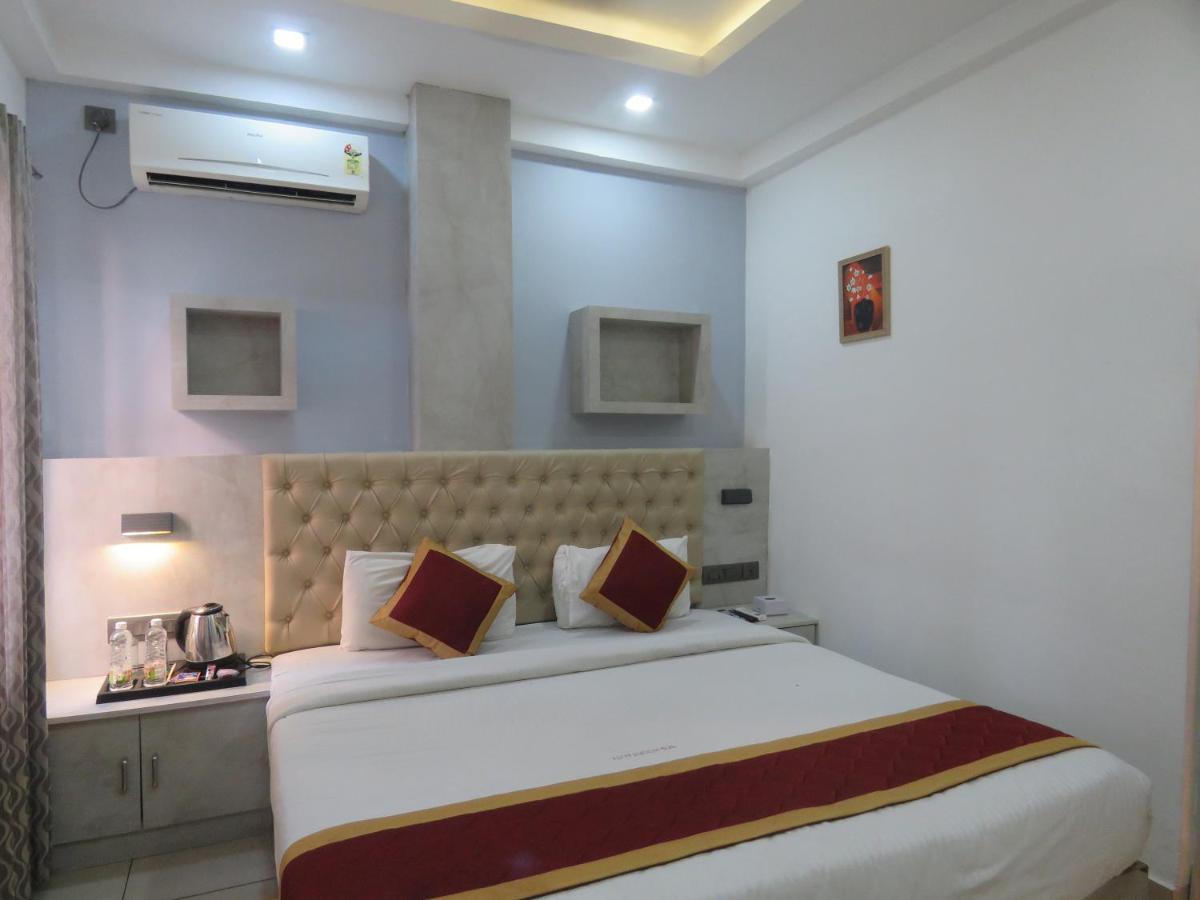 Hotel Reegate Inn Near South Railway Station Kochi Esterno foto
