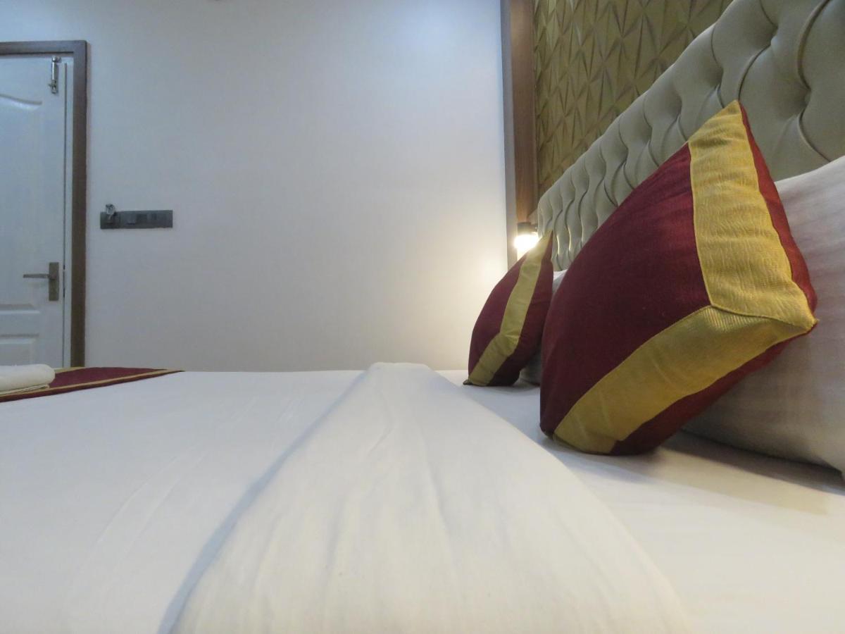 Hotel Reegate Inn Near South Railway Station Kochi Esterno foto