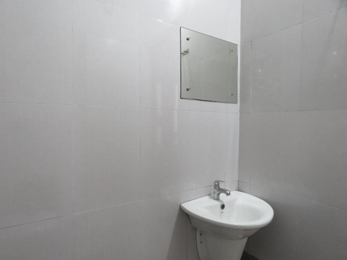 Hotel Reegate Inn Near South Railway Station Kochi Esterno foto