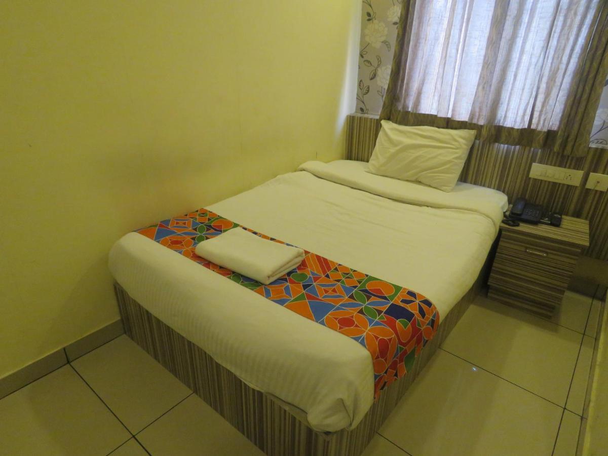 Hotel Reegate Inn Near South Railway Station Kochi Esterno foto